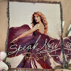 2010 RARE Taylor Swift Speak Now Blanket/Tapestry